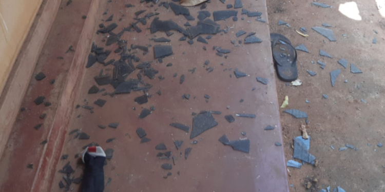 யாழ் வாள்வெட்டு தாக்குதலில் பல்கலை மாணவன் காயம்!