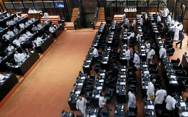 நாடாளுமன்றில் அமைதியின்மை