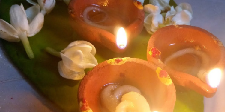 கடன் தீர ஏற்ற வேண்டிய தீபம்