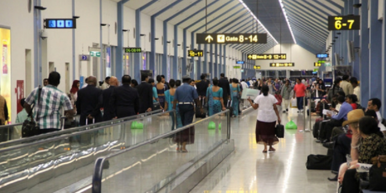 கட்டுநாயக்க விமான நிலையத்தில் குழப்ப நிலை!