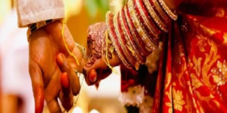 முல்லைத்தீவில் அதிபரின் மகனின் திருமணத்தால் சர்ச்சை!