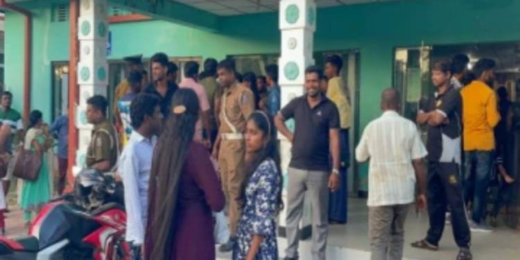 மன்னாரில் பாடல் போட்டி என்ற பெயரில் இடம்பெற்ற மோசடி!