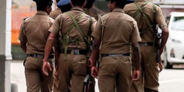 தன்னைத்தானே சுட்டு உயிரை மாய்த்துக் கொண்ட பொலிஸ் உத்தியோகஸ்தர்