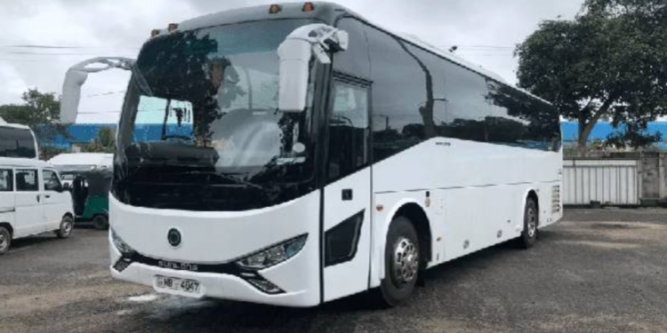 அதிக கட்டணம் வசூலிக்கும் தனியார் பேருந்துகளுக்கு எதிராக சட்ட நடவடிக்கை!