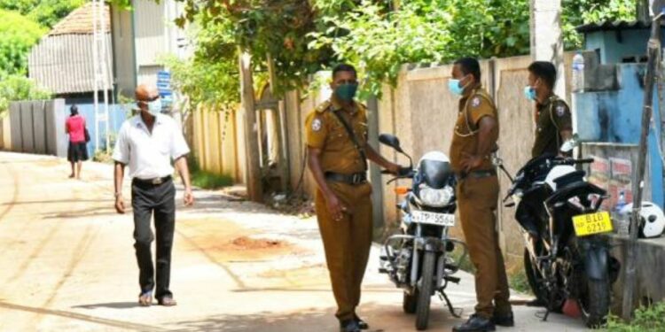 யாழில் கூரியர் சேவையர் மீது தாக்குதல்!