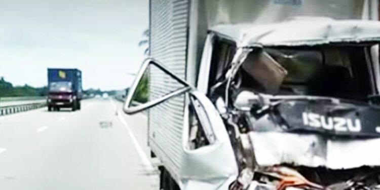 தெற்கு அதிவேக நெடுஞ்சாலை விபத்தில் நபர் ஒருவர் படுகாயம்!