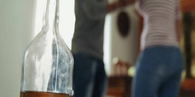 மனைவியை கொடூரமாக கொன்ற கணவன்