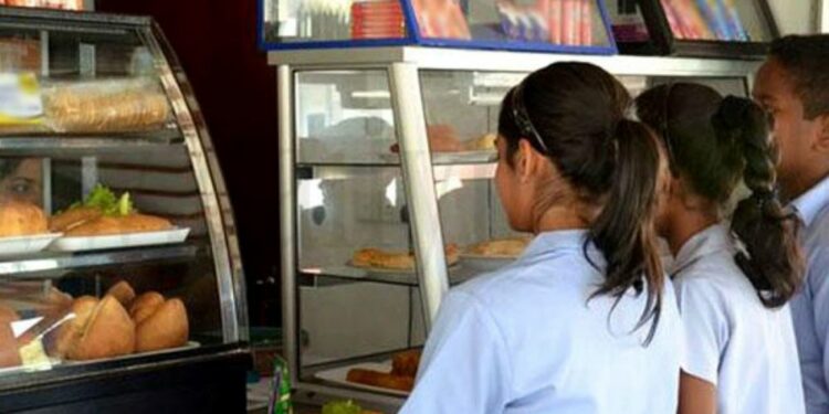 பாடசாலை சிற்றுண்டிசாலைகளில் கடுமையாகும் நடவடிக்கை!