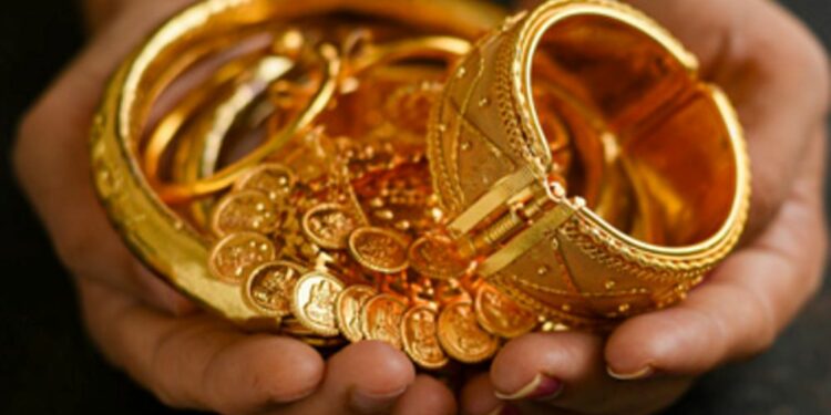 கோடிக் கணக்கிலான தங்கத்தை அடகு வைக்கும் இலங்கை மக்கள்