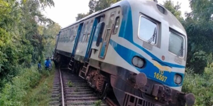 கரையோர தொடரூந்து சேவையில் தாமதம்!