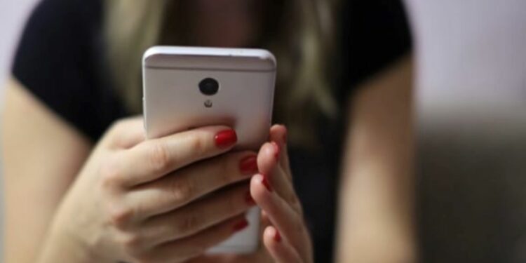 குறுக்கு வழியில் பணம் பெற முயன்ற பெண்ணுக்கு நேர்ந்த கதி!