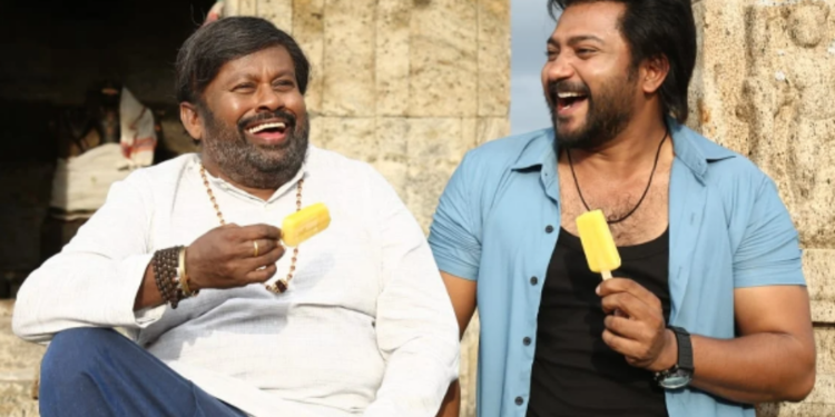 ஏழைகளுக்கு இலவசமாக மருத்துவம் பார்க்கும் செந்திலின் மகன்