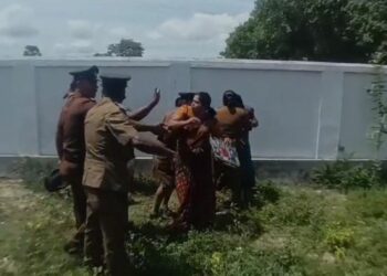 மயிலத்தமடுவ போராட்டத்தில் பெண்களை தாக்கிய பொலிஸார்