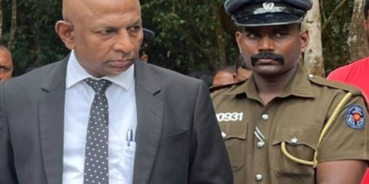 நீதிபதியை காப்பற்றிய மெய்பாதுகாவலர்