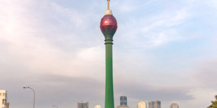 வெள்ளத்தில் மூழ்கும் கொழும்பின் சில பகுதிகள்