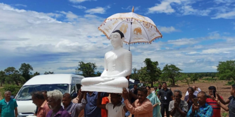 தமிழர் பகுதியில் பெருமெடுப்பில் வந்திறங்கிய புத்தர்