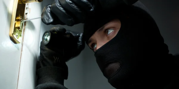 முல்லைத்தீவில் துணிகர கொள்ளை!