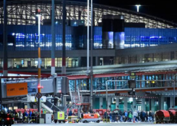 ஜேர்மன் விமான நிலையத்திற்குள் புகுந்த மர்ம நபரால் பரபரப்பு!