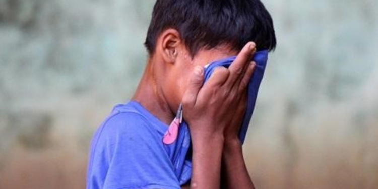 பலவந்தமாக சிறுவனை மது அருந்தக் கொடுத்து பாலியல் துஷ்பிரயோகம் செய்த நபர் கைது!