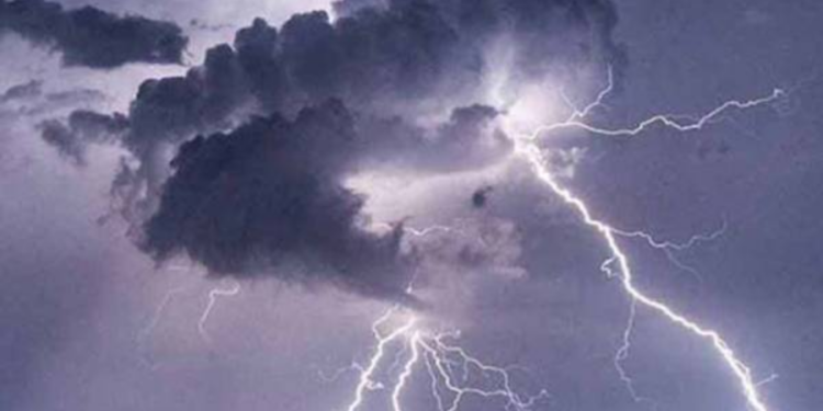 மின்னல் தாக்கியதில் மாணவன் உயிரிழப்பு!