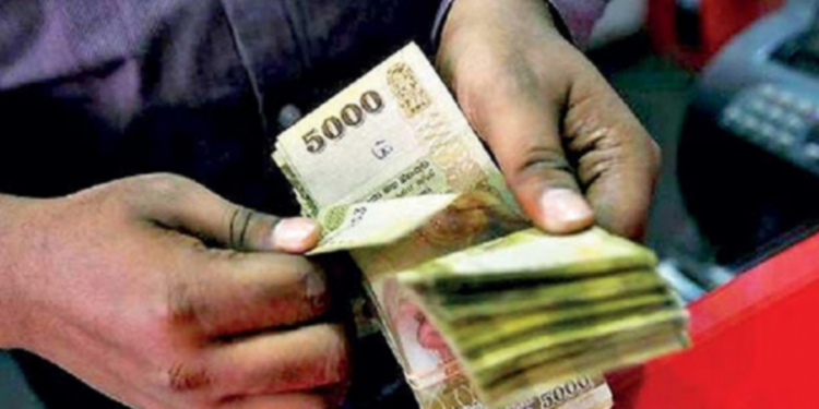 இரு அரச நிறுவன ஊழியர்களின் சம்பளம் மற்றும் கொடுப்பனவுகள் இரத்து செய்யப்பட்டுள்ளது!