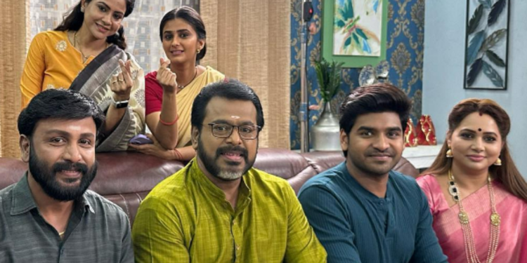 பொன்னி சீரியலில் இருந்து திடீரென விலகிய நடிகை!