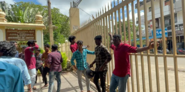 யாழ் பல்கலையில் பதற்றம்!