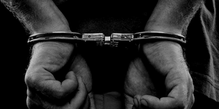 மாணவிகளை தகாத செயலிற்கு உட்படுத்திய ஆசிரியர் கைது!