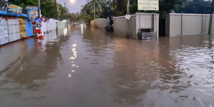 யாழில் வெள்ள அனர்த்தத்தால் பாதிக்கப்பட்டவர்களின் எண்ணிக்கை அதிகரிப்பு!