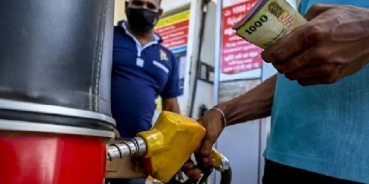 ஜனவரி மாதம் முதல் பெற்றோலுக்கு வரி அறவிட தீர்மானம்!