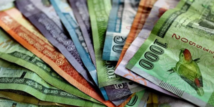 நாட்டில் மக்களின் குடும்ப வருமானங்களில் வீழ்ச்சி!