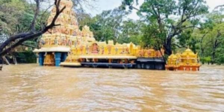 வெள்ளத்தில் செல்லக் கதிர்காமம்