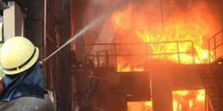 கொழும்பு வர்த்தக நிலையம் ஒன்றில் தீப்பரவல்!