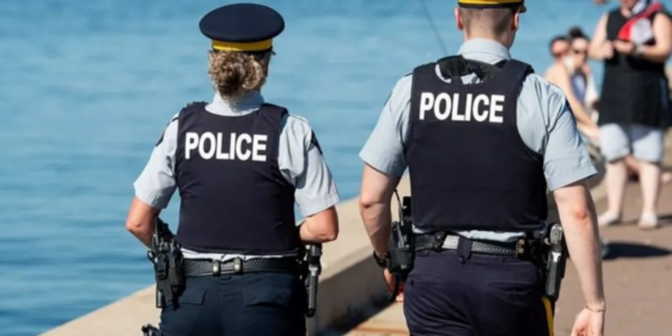 கனடாவில் இடம்பெற்ற தீ விபத்தில் இருவர் உயிரிழப்பு!