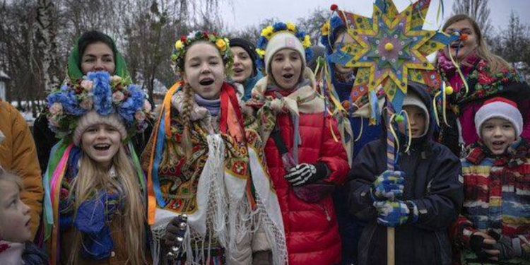 100 ஆண்டுகளுக்குப் பிறகு கிறிஸ்துமஸ் கொண்டாடிய பிரபல நாடு