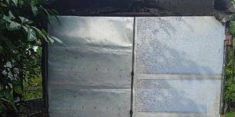 யாழில் பட்டா வாகனத்திற்குள் நிர்வாண நிலையில் மூவர் மீட்பு!