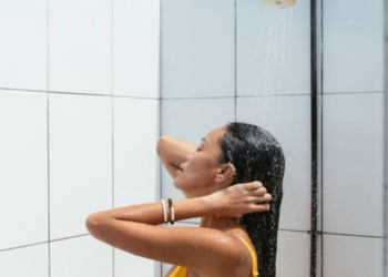 தமிழர் பகுதியில் மனைவி குளிக்காததால் கணவன் எடுத்த முடிவு!