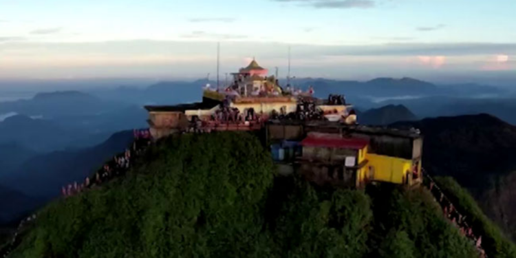 சிவனொளிபாதமலை யாத்திரைக்கு சென்ற தம்பதியினர் கைது!