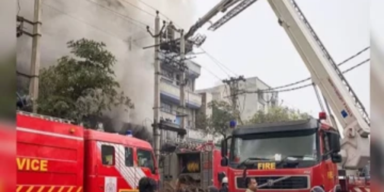 மாவனல்லை நகர் கடை தொகுதியில் ஒன்றில் தீ விபத்து!