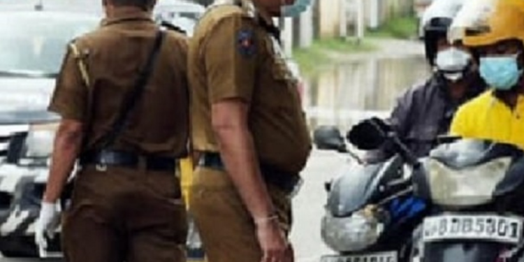 யாழில் பொலிசார் மீது தாக்குதல்!