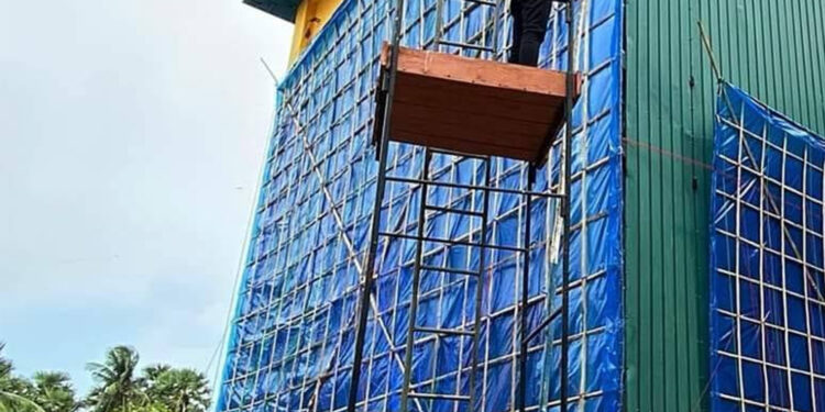 யாழ் இளைஞர்களால் பறக்க விடப்பட்ட பெரிய பட்டம்!