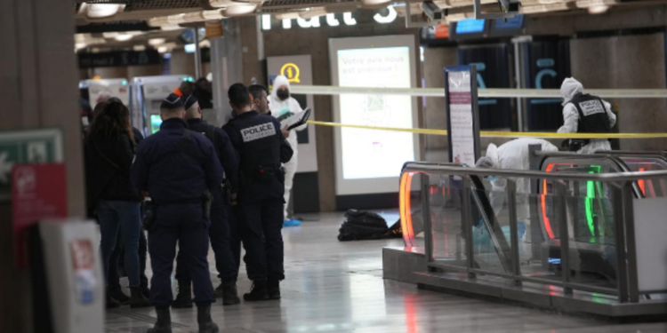 பிரான்ஸ் பரிசில் பரபரப்பை ஏற்படுத்திய தாக்குதல்!