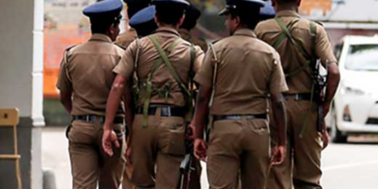 கதிர்காமம் சென்றவர்கள் மீது தாக்குதல் நடாத்திய யானை!