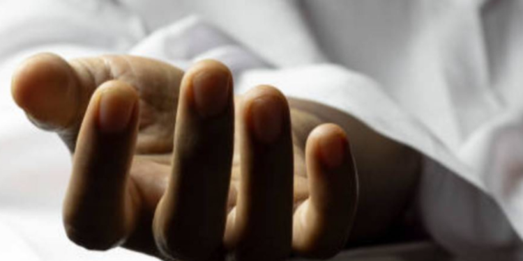 யாழில் பேருந்தின் மிதி பலகையில் இருந்து தவறிவிழுந்த இளைஞன் உயிரிழப்பு!