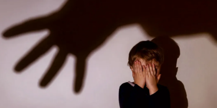 யாழில் மாணவனை மோசமாக தாக்கிய ஆசிரியர்