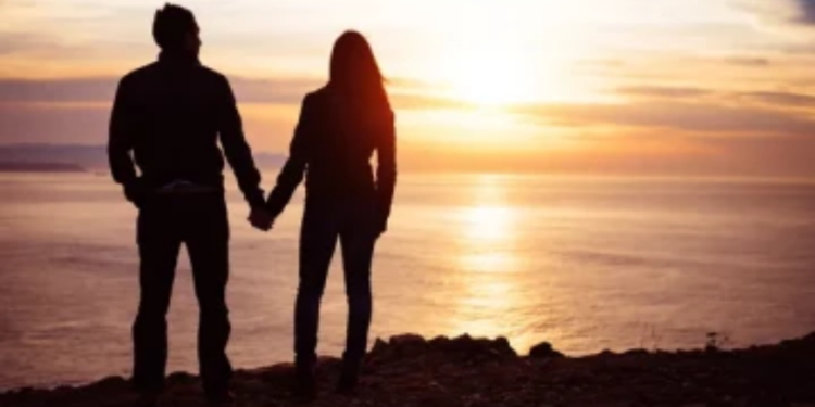 தமிழர் பகுதியில் தவறான உறவால் இரு தரப்பினருக்கு இடையில் மோதல்!