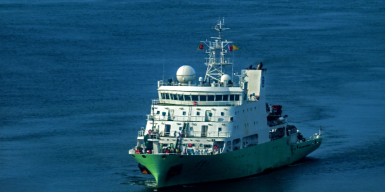 இலங்கைக்குள் நுழைந்த சீன கப்பல்!