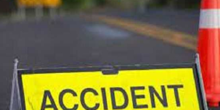 வெளிநாட்டு தம்பதியரை ஏற்றிச் சென்ற கார் விபத்து!