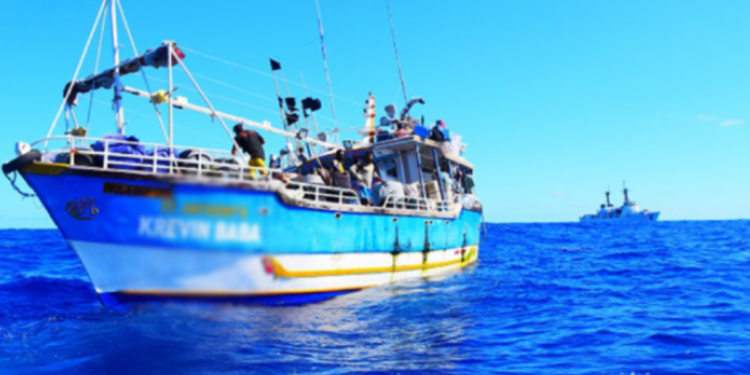 இலங்கை கடற்பரப்பில் 19 இந்திய மீனவர்கள் கைது!