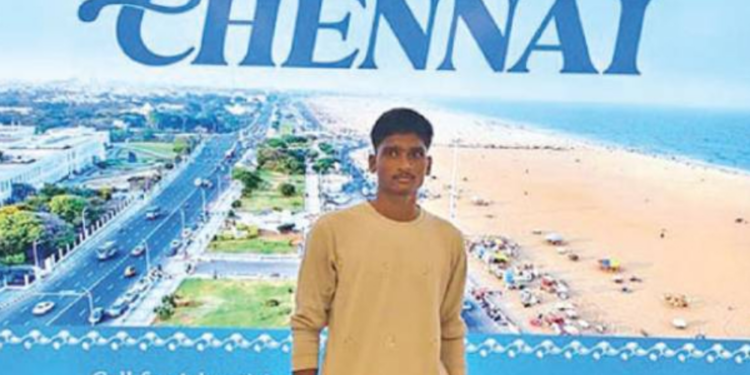 தோனியின் கவனத்தை ஈர்த்த யாழ் மாணவன்!